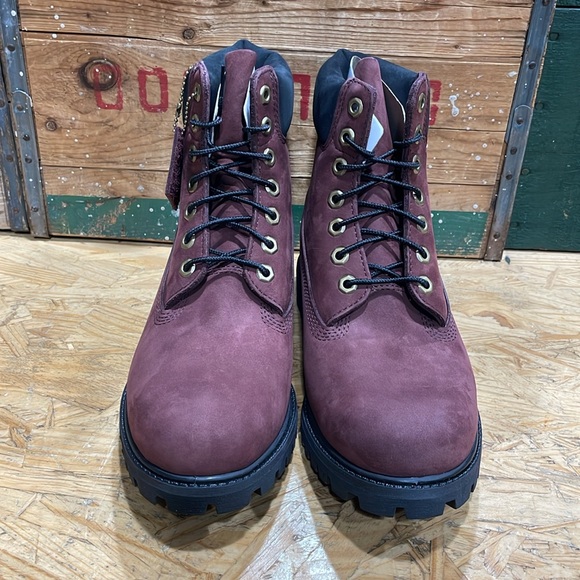 Brand new in box unworn Timberland 6” double sole waterproof nubuck boot. - Picture 4 of 6